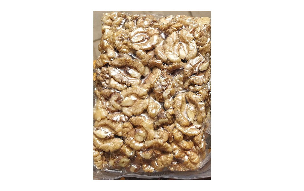 Mannat Walnut Kernels    Shrink Pack  250 grams